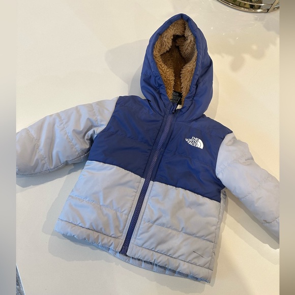 The North Face Reversible (Infant) - Picture 3 of 5